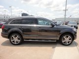 Lava Gray Pearl Effect Audi Q7 in 2012