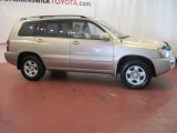 Sonora Gold Pearl Toyota Highlander in 2005