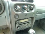 2002 Nissan Xterra XE V6 4x4 Controls