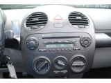 2004 Volkswagen New Beetle GL Convertible Controls