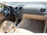 2006 Volkswagen Jetta 2.5 Sedan Dashboard