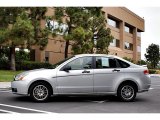 Ingot Silver Metallic Ford Focus in 2010