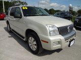 2006 Mercury Mountaineer Convenience Front 3/4 View