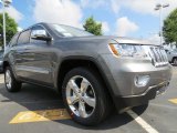 2012 Jeep Grand Cherokee Overland Summit Front 3/4 View
