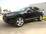 2012 Volkswagen Touareg TDI Lux 4XMotion Front 3/4 View