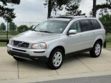 2007 Volvo XC90 V8 AWD Front 3/4 View