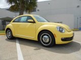 2012 Saturn Yellow Volkswagen Beetle 2.5L #66488265
