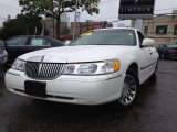 2001 White Pearl Tri Coat Lincoln Town Car Signature #66557399