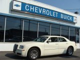 2005 Cool Vanilla Chrysler 300 Touring #66951626