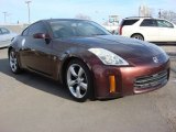 2006 Nissan 350Z Coupe Front 3/4 View