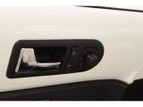2007 Volkswagen New Beetle Triple White Convertible Controls