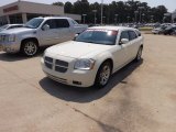 2005 Cool Vanilla White Dodge Magnum R/T #67271194