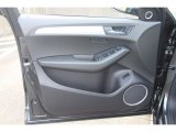 2012 Audi Q5 3.2 FSI quattro Door Panel