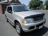 2004 Ford Explorer Limited AWD Front 3/4 View
