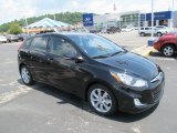 2013 Hyundai Accent SE 5 Door