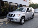 Silver Lightning Nissan Pathfinder in 2009