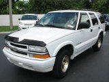 2000 Chevrolet Blazer Trailblazer Front 3/4 View