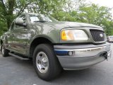 2002 Ford F150 XLT SuperCab Front 3/4 View