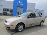 2006 Pueblo Gold Metallic Ford Focus ZX4 SE Sedan #68283388