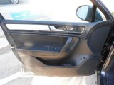 2013 Volkswagen Touareg VR6 FSI Sport 4XMotion Door Panel