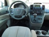 2007 Kia Sedona LX Dashboard