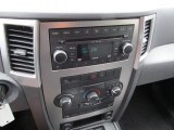 2009 Jeep Grand Cherokee Laredo 4x4 Controls