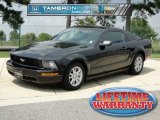 2005 Ford Mustang V6 Deluxe Coupe