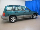 2000 Subaru Forester 2.5 S Exterior