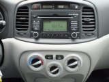 2009 Hyundai Accent GLS 4 Door Controls