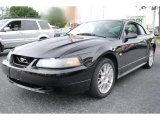 2003 Ford Mustang V6 Coupe Front 3/4 View