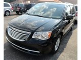 2012 Brilliant Black Crystal Pearl Chrysler Town & Country Touring #68707800