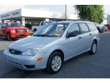 2007 Ford Focus ZXW SE Wagon Front 3/4 View