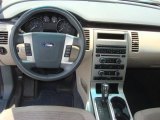 2009 Ford Flex SE Dashboard