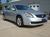 Radiant Silver Metallic Nissan Altima in 2009