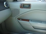 2005 Ford Mustang V6 Deluxe Coupe Light Graphite Interior