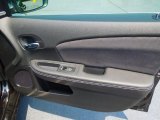 2013 Chrysler 200 S Sedan Door Panel