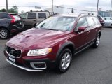 2009 Volvo XC70 3.2 AWD Front 3/4 View