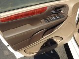 2013 Chrysler Town & Country Touring Door Panel
