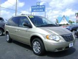 2005 Linen Gold Metallic Chrysler Town & Country Limited #6958792