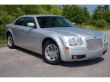 2006 Chrysler 300 Limited Front 3/4 View