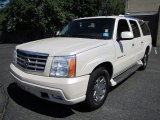 2004 Cadillac Escalade ESV AWD Front 3/4 View
