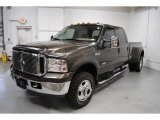 2006 Ford F350 Super Duty XLT Crew Cab 4x4 Dually Front 3/4 View