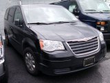 2008 Brilliant Black Crystal Pearlcoat Chrysler Town & Country LX #70561967