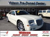 2005 Cool Vanilla Chrysler 300 C HEMI #70688002