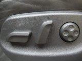 2007 Audi S6 5.2 quattro Sedan Controls