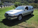 1998 Silver Metallic Volvo V70 Wagon #71063087