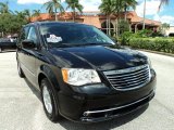 2011 Brilliant Black Crystal Pearl Chrysler Town & Country Touring #71132154