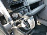 2010 Honda Element LX 4WD Controls