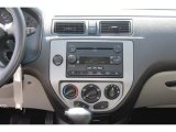 2005 Ford Focus ZX5 SE Hatchback Controls
