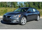 2013 Nissan Altima 3.5 S Front 3/4 View